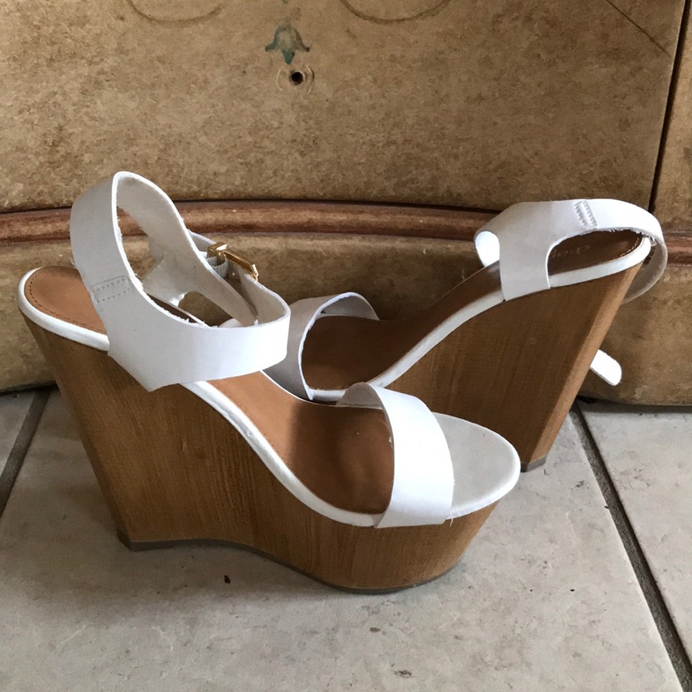 Charlotte Russe size 6 wedge, white